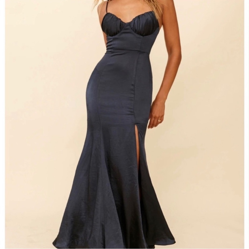 Selfie Leslie Navy Blue Bronte High Slit Sweetheart Neck Satin Maxi Dress Small